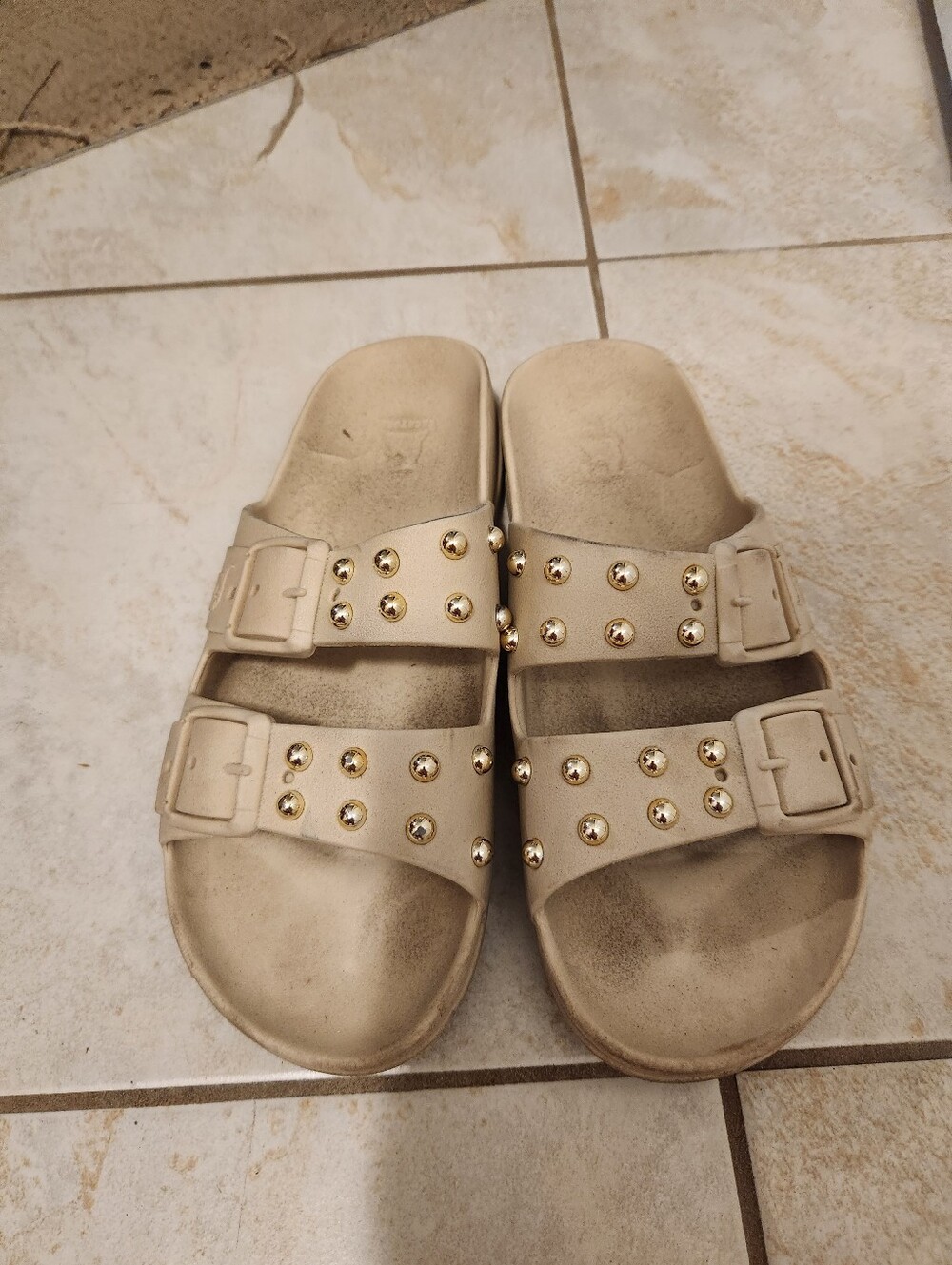 Slides With Studs
